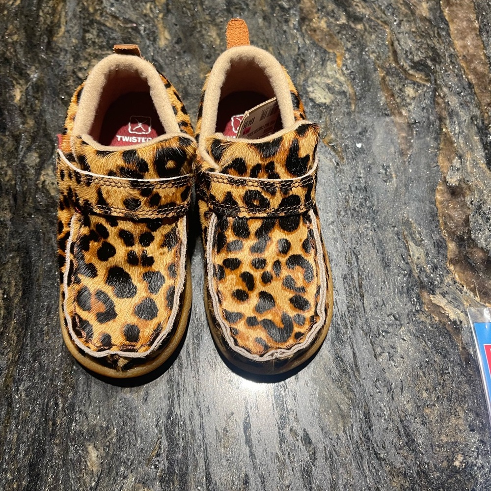 NWT Toddler Girl Twisted X Shoes